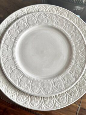 Acanthus by Coventry 2 Dinner 1 Salad Plate off-white Embossed Leaves Discontinu